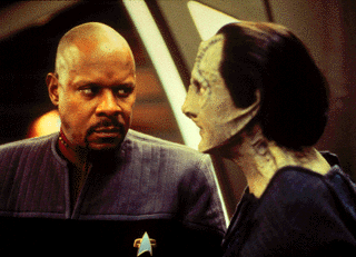 Garak convinces Sisko that he's doing the right thing